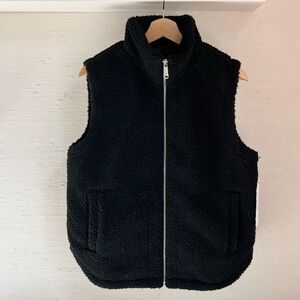 NEW Calvin Klein Black Mock Neck Teddy Fleece Vest, Women’s Small. MSRP $129